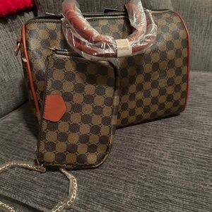 Brand New Purse W/ Matching Carrying Purse /Wallet